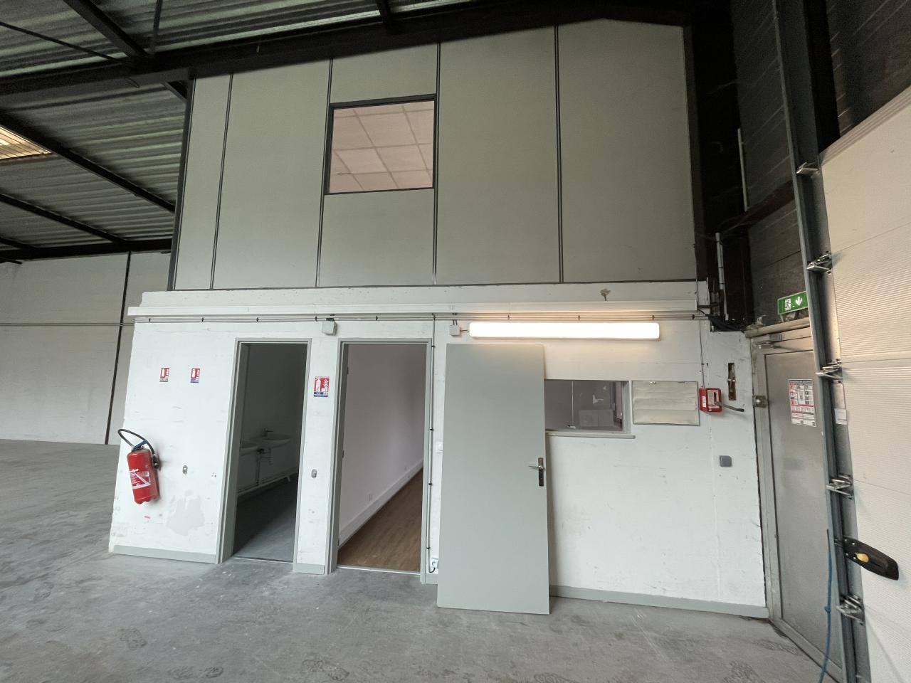 Local d'activité Saint-Ouen-l'Aumône 384m² Location local d'activité Saint-Ouen-l'Aumône Val-d'Oise OLACT2316983 3
